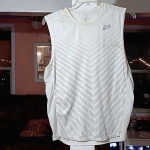 NIKE DRI-FIT SLEEVELESS TEE-SHIRT--MENS LARGE